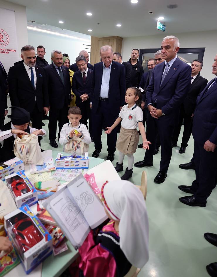 Cumhurbaşkanı Erdoğan, Rize’de "AK Parti Genişletilmiş İl Danışma Meclis Toplantısı"nda konuştu 14