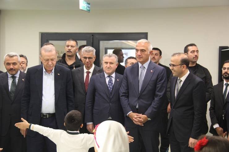 Rize İl Halk Kütüphanesi, Cumhurbaşkanı Erdoğan'ın Katıldığı Törenle Açıldı 1