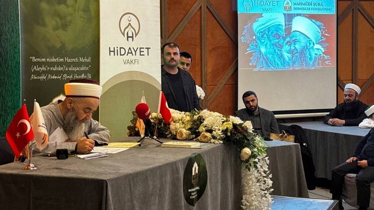 Resul Bölükbaşı Hocaefendi Rize'de Düzenlenen Yoğun Katılımlı Programla Yâd Edildi. Talebesi Cübbeli Ahmet Hoca da Katıldı 27