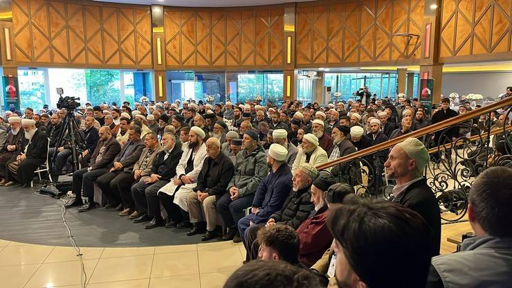 Resul Bölükbaşı Hocaefendi Rize'de Düzenlenen Yoğun Katılımlı Programla Yâd Edildi. Talebesi Cübbeli Ahmet Hoca da Katıldı 37