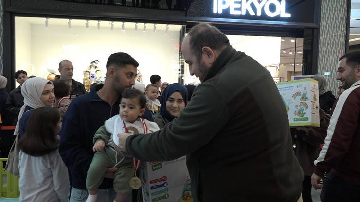 Rize'de bebek emekleme yarışması düzenlendi 13