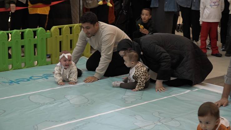 Rize'de bebek emekleme yarışması düzenlendi 14