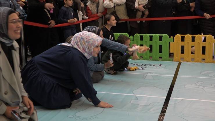 Rize'de bebek emekleme yarışması düzenlendi 17