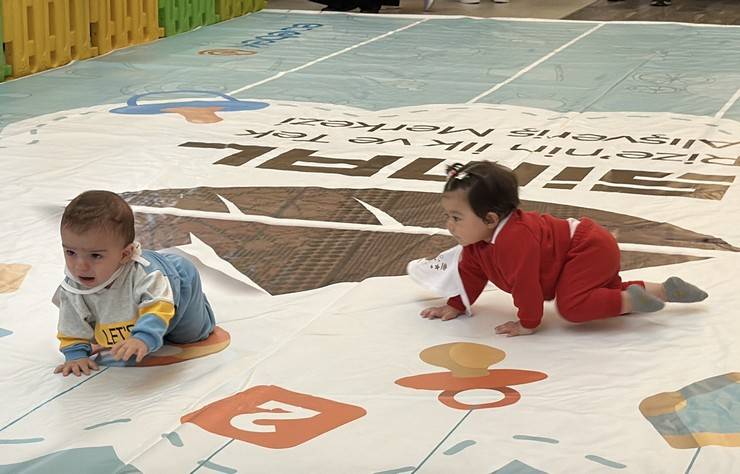 Rize'de bebek emekleme yarışması düzenlendi 3