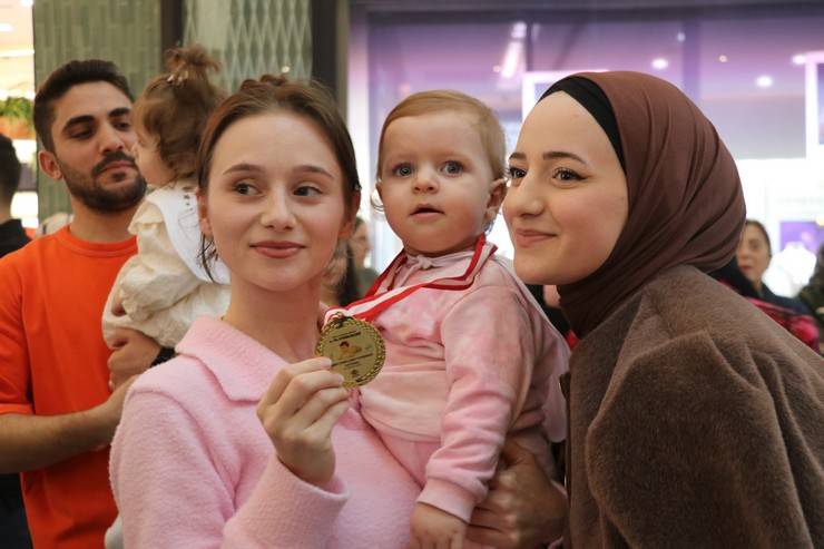 Rize'de bebek emekleme yarışması düzenlendi 8