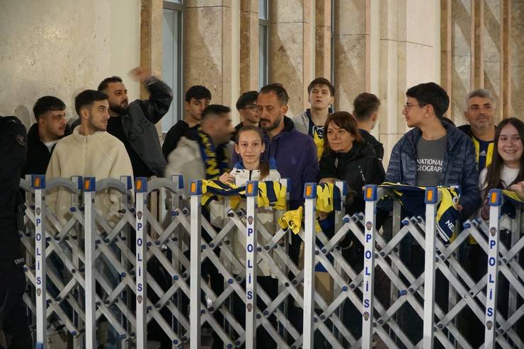 Fenerbahçe kafilesi, Rize’ye geldi 1