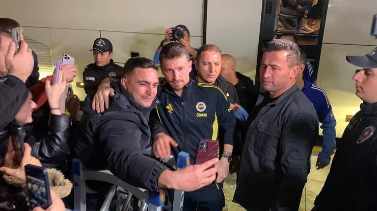 Fenerbahçe kafilesi, Rize’ye geldi 12