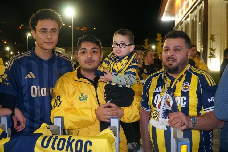 Fenerbahçe kafilesi, Rize’ye geldi 17