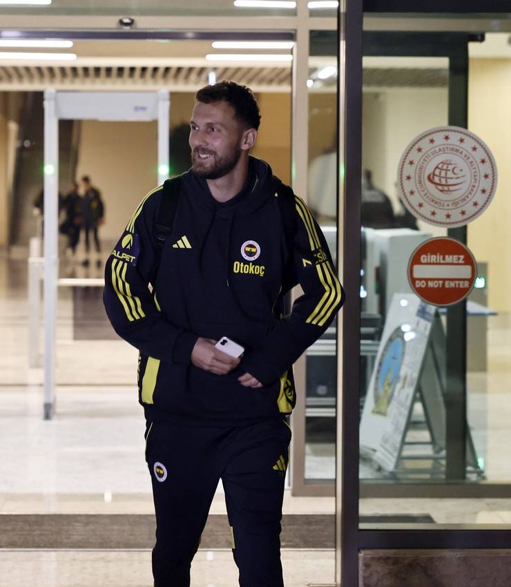 Fenerbahçe kafilesi, Rize’ye geldi 20