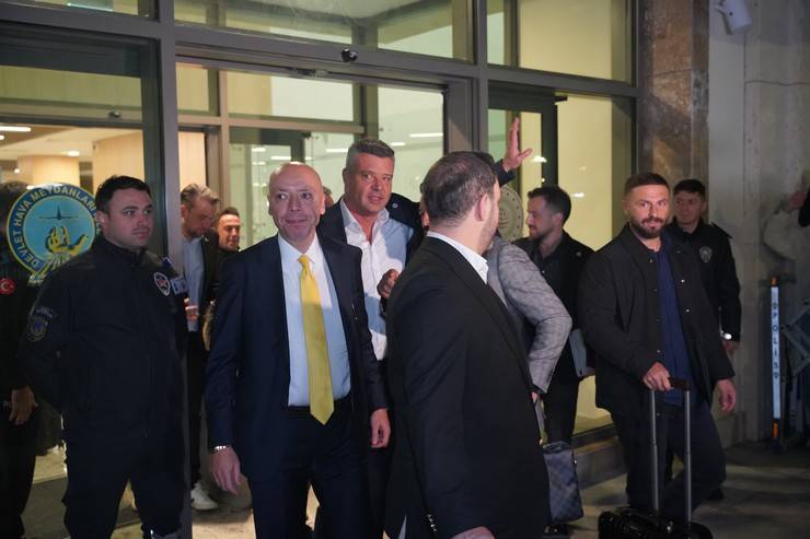 Fenerbahçe kafilesi, Rize’ye geldi 23