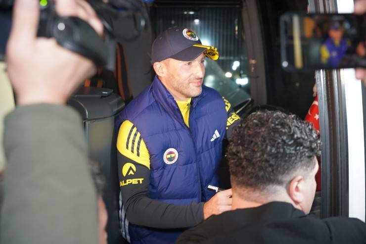 Fenerbahçe kafilesi, Rize’ye geldi 24