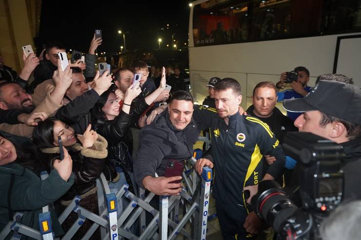 Fenerbahçe kafilesi, Rize’ye geldi 29