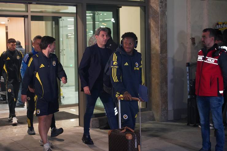 Fenerbahçe kafilesi, Rize’ye geldi 32