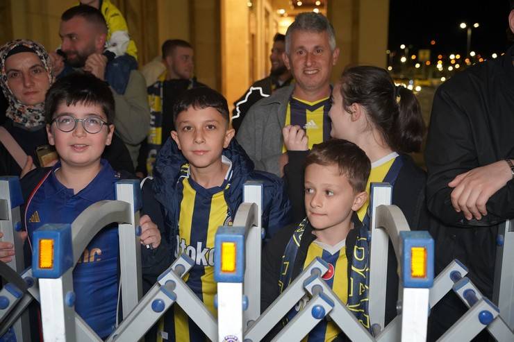 Fenerbahçe kafilesi, Rize’ye geldi 39