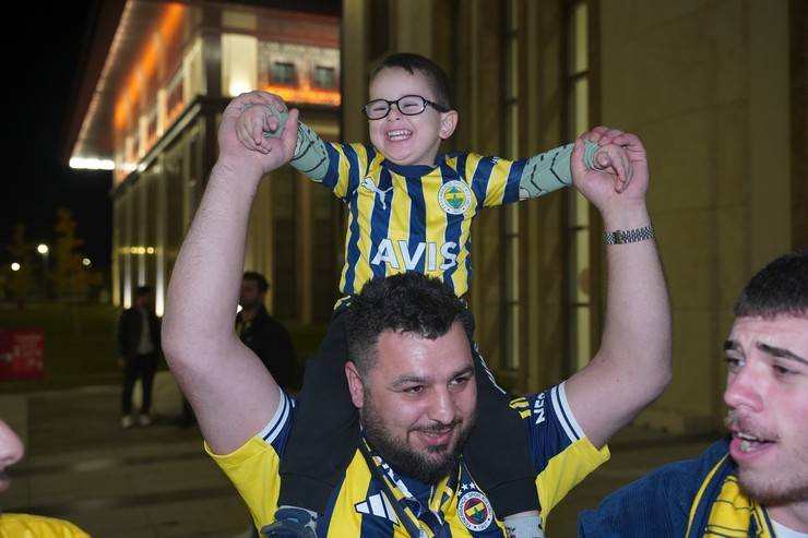Fenerbahçe kafilesi, Rize’ye geldi 40