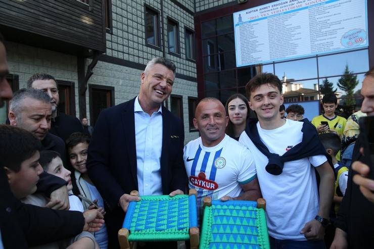 Fenerbahçe Kulübü Başkanı Sadettin Saran, Rize'de 1