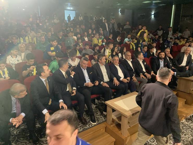 Fenerbahçe Kulübü Başkanı Sadettin Saran, Rize'de 14