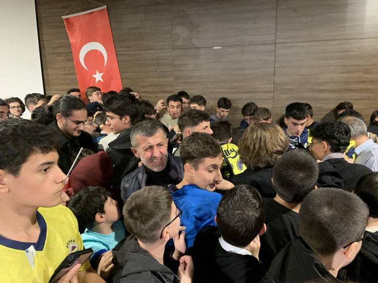 Fenerbahçe Kulübü Başkanı Sadettin Saran, Rize'de 16