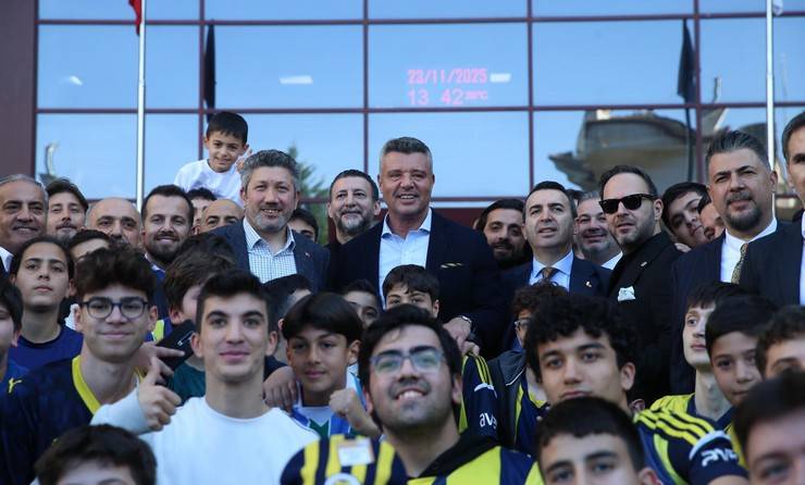 Fenerbahçe Kulübü Başkanı Sadettin Saran, Rize'de 2