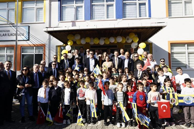 Fenerbahçe Kulübü Başkanı Sadettin Saran, Rize'de 20