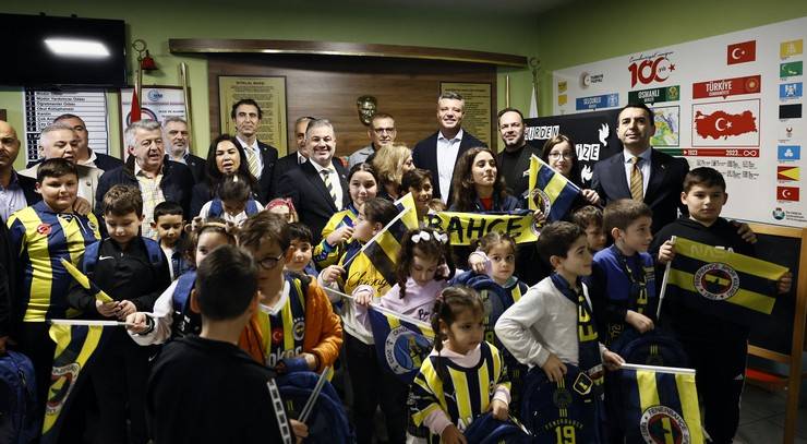 Fenerbahçe Kulübü Başkanı Sadettin Saran, Rize'de 27