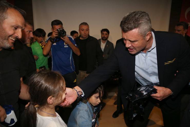 Fenerbahçe Kulübü Başkanı Sadettin Saran, Rize'de 3