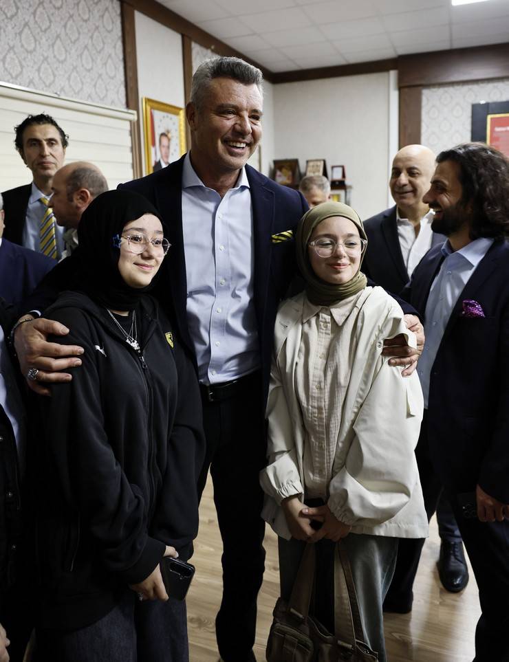 Fenerbahçe Kulübü Başkanı Sadettin Saran, Rize'de 33