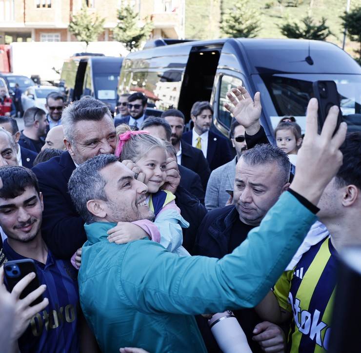 Fenerbahçe Kulübü Başkanı Sadettin Saran, Rize'de 35