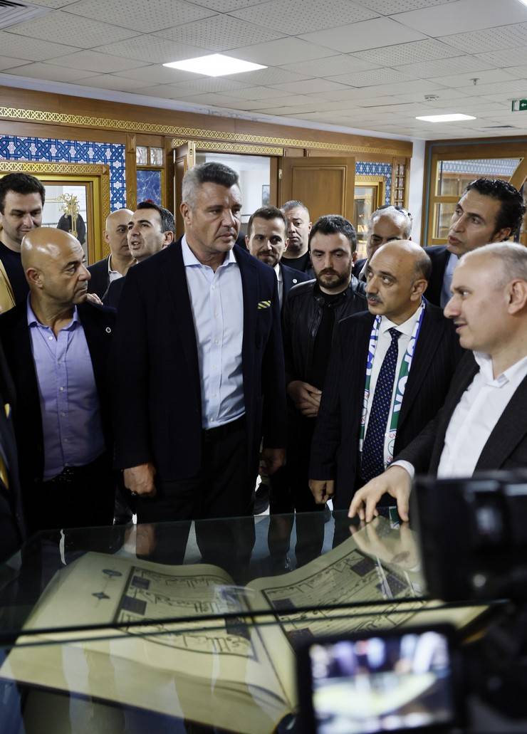 Fenerbahçe Kulübü Başkanı Sadettin Saran, Rize'de 36