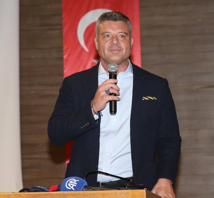 Fenerbahçe Kulübü Başkanı Sadettin Saran, Rize'de 4