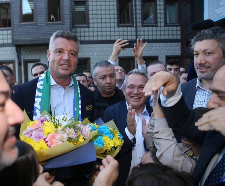 Fenerbahçe Kulübü Başkanı Sadettin Saran, Rize'de 8