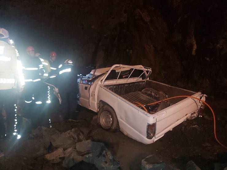 Rize’de Kamyonet Yeni Otobüs Terminali İnşaat Alanına Düştü: 1 Ölü 16