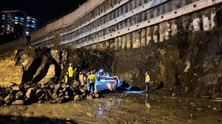 Rize’de Kamyonet Yeni Otobüs Terminali İnşaat Alanına Düştü: 1 Ölü 8