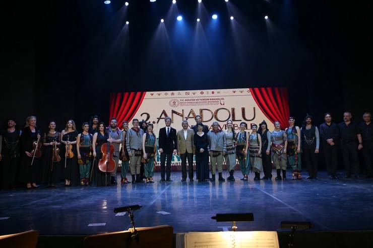 Rize'de "2. Anadolu Opera ve Bale Festivali" başladı 1