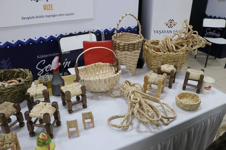 Rize'de düzenlenen "Yaşayan Miras Şöleni" sona erdi. 16