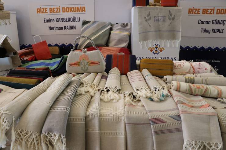 Rize'de düzenlenen "Yaşayan Miras Şöleni" sona erdi. 20