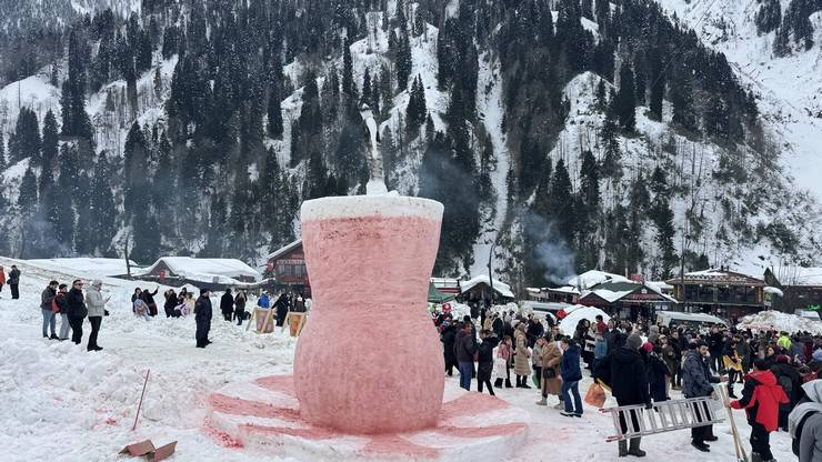 Rize'de Ayder Kardan Adam Kış Festivali başladı 1