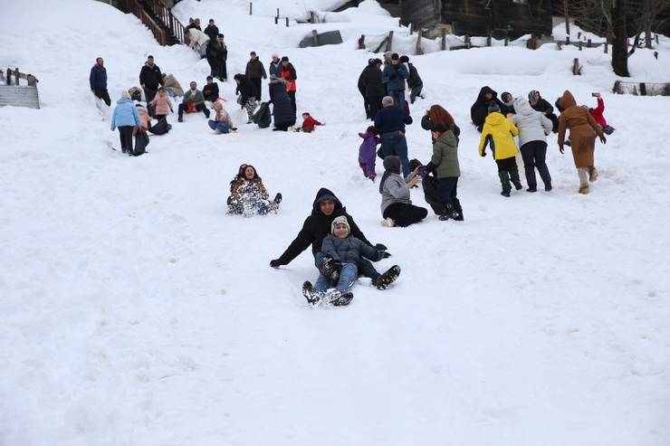 Rize'de Ayder Kardan Adam Kış Festivali başladı 11