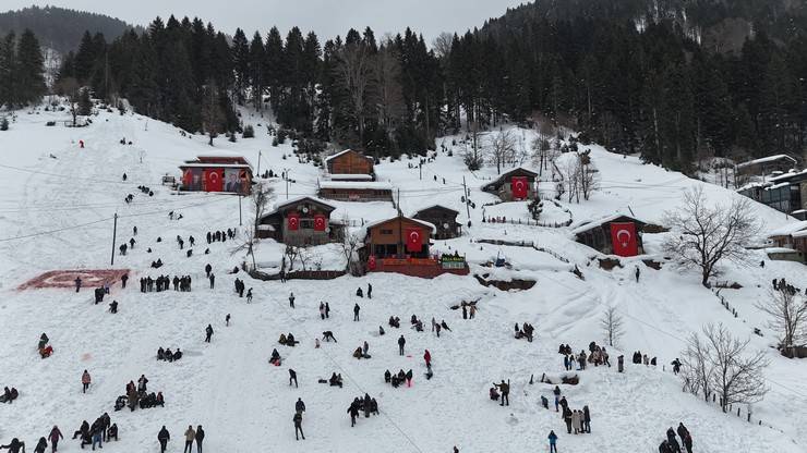 Rize'de Ayder Kardan Adam Kış Festivali başladı 14
