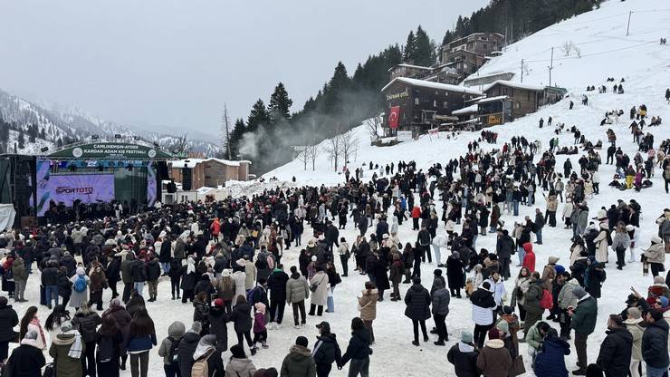 Rize'de Ayder Kardan Adam Kış Festivali başladı 18