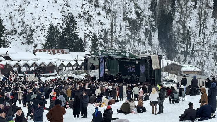 Rize'de Ayder Kardan Adam Kış Festivali başladı 22