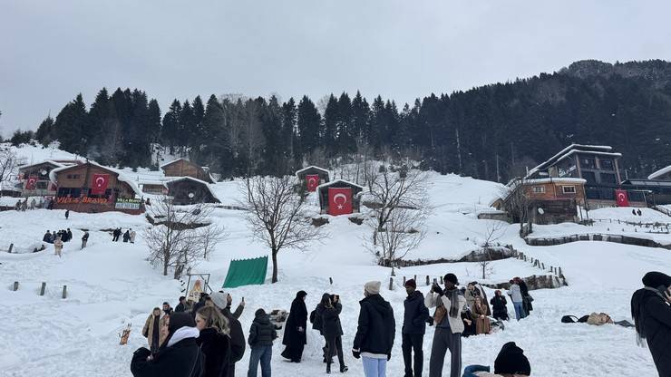 Rize'de Ayder Kardan Adam Kış Festivali başladı 3