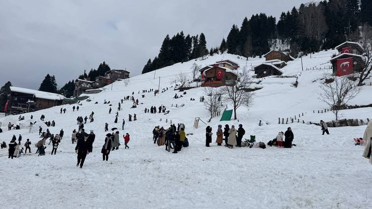 Rize'de Ayder Kardan Adam Kış Festivali başladı 4