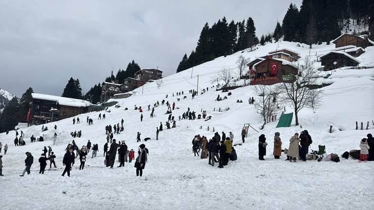 Rize'de Ayder Kardan Adam Kış Festivali başladı 5
