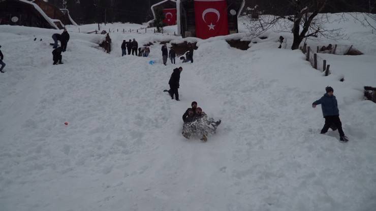 Rize'de Ayder Kardan Adam Kış Festivali gerçekleştirildi 17