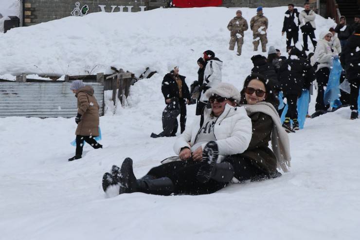 Rize'de Ayder Kardan Adam Kış Festivali gerçekleştirildi 6