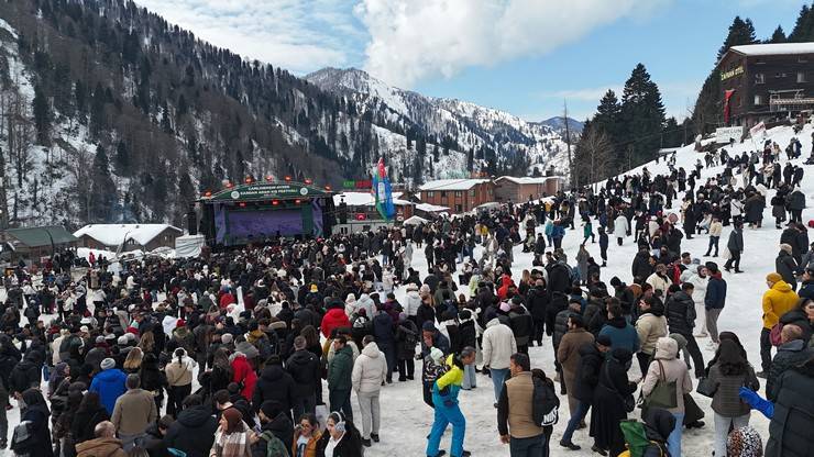Rize'de Ayder Kardan Adam Kış Festivali gerçekleştirildi 8