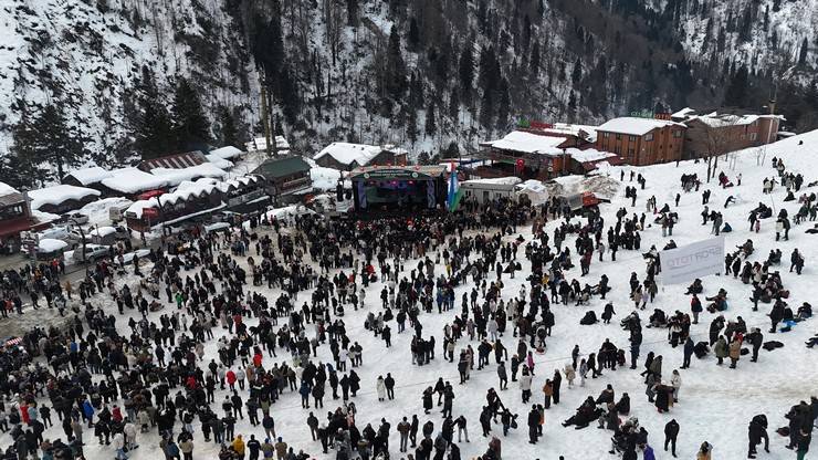 Rize'de Ayder Kardan Adam Kış Festivali gerçekleştirildi 9