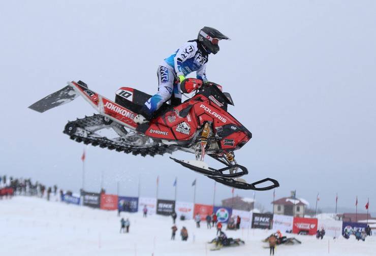 Dünya Kar Motosikleti Şampiyonası'nda sıralama yarışları yapıldı 13