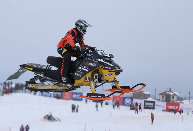 Dünya Kar Motosikleti Şampiyonası'nda sıralama yarışları yapıldı 14